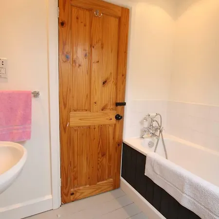 Beautiful Countryside Retreat Near Clifton *